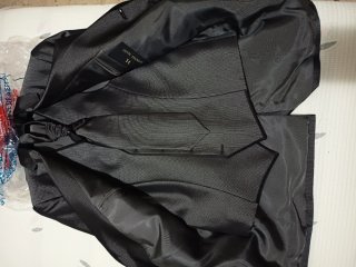 Traje de novio negro