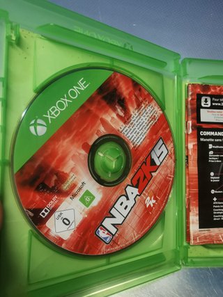 Videogioco NBA 2K215 per Xbox One con copertina leggermente danneggiata