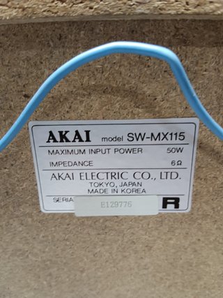 Altavoces AKAI 50 watts, 3 vias, model SW-MX115