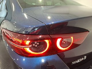 Mazda 3  2.0 Skyactiv-X Zenith Safety Black Aut. 132kW Zenith Safety Black