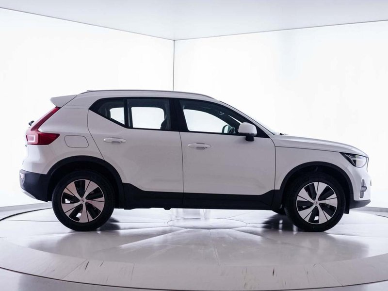 Volvo XC40 2024, foto 5