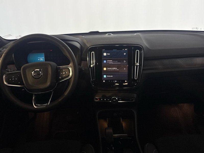 Volvo XC40 2025, foto 14