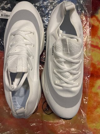 Zapatillas Running Blancas y Grises