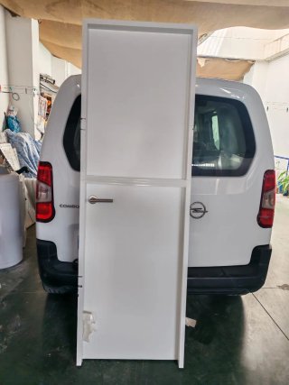 Puerta de baño blanca 62 cm