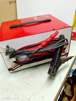 Cargador Baterías FERVE F-812