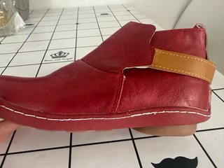 Botín rojo nuevo