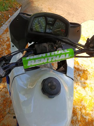 Honda Transalp 600V Blanca y Azul