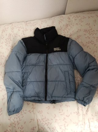 Cazadora acolchada Pull&Bear azul y negra T.XS