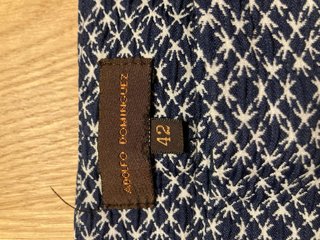Pantalón pitillo Adolfo Domínguez estampado