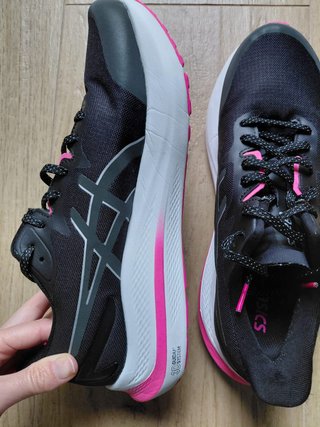 Zapatillas Asics GT 2000 12 Negras y Rosas
