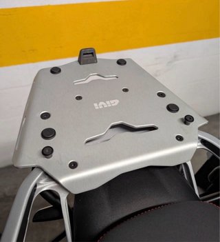 Soporte Baúl GIVI SRA8209 Moto Guzzi V85 E5+