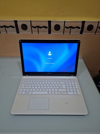 ORDENADOR PORTATIL -PANTALLA TACTIL
