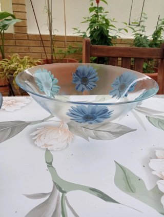 2 Ensaladeras de Cristal con motivos Flores Azul.