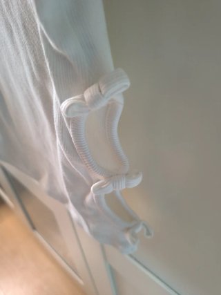 Camiseta Zara blanca con detalles laterales
