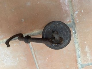 Balanza antigua de hierro