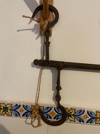 Balanza antigua de hierro