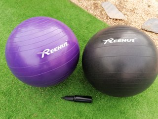 REEHUT. Set de 2 pelotas de pilates. 65 cm.