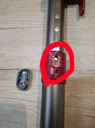 Aspiradora Vexilar  Blitz C8 600W Roja