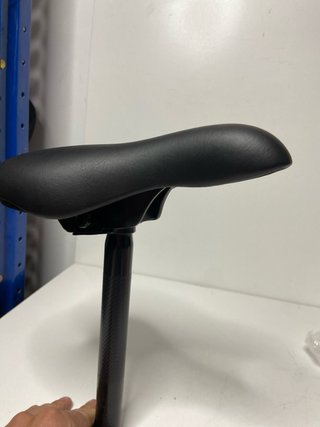 : Sillín de bicicleta negro