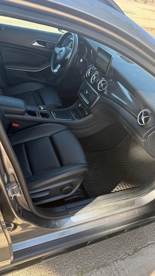 Mercedes-Benz GLA 180 gasolina Gris Oscuro