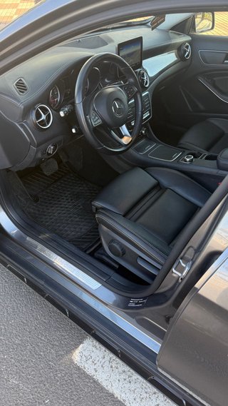 Mercedes-Benz GLA 180 gasolina Gris Oscuro