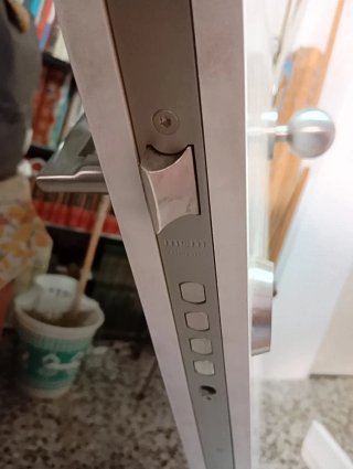 Puerta blindada blanca 2,03 x 0,82