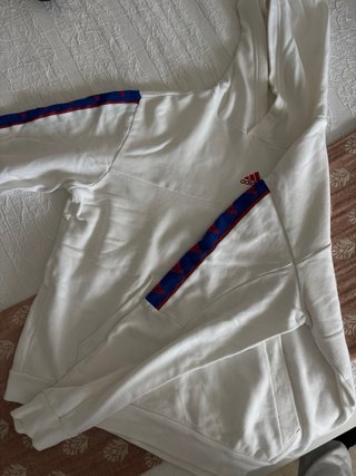 Sudadera Adidas Blanca con Detalles Rojos