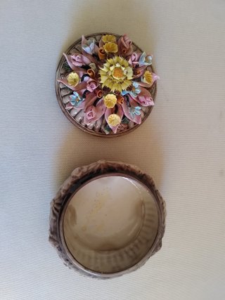 Scatolina ceramica Capodimonte fiori