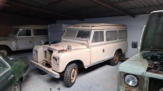 LAND ROVER SERI3 A  1976