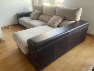 Sofá chaise longue beige y marrón