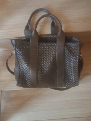 Bolso de mano tejido marrón