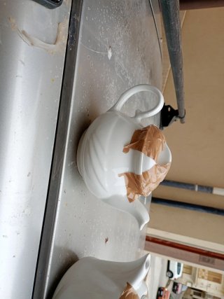 Caraffa per tè/latte in porcellana bianca