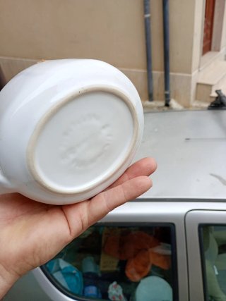 Caraffa per tè/latte in porcellana bianca