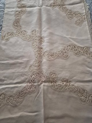 Copriletto in lino beige