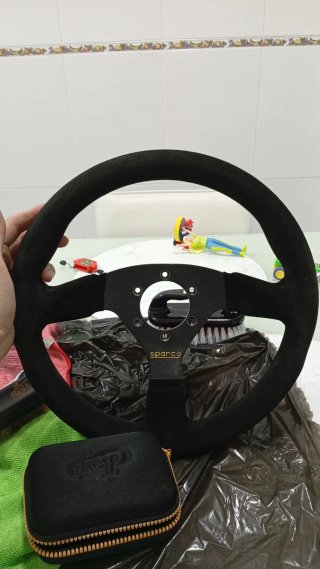 Volante Sparco R323