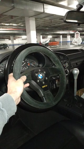 Volante Sparco R323