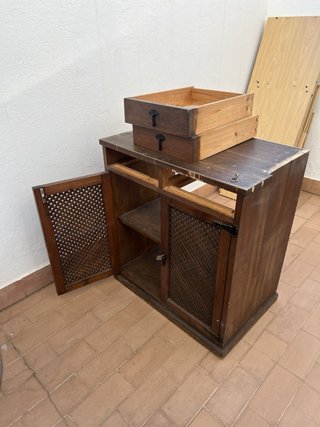 Alacena de madera maciza