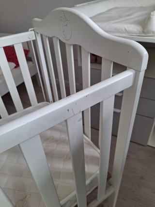 Cuna blanca con colchón