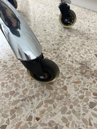 Silla de escritorio ergonómica negra