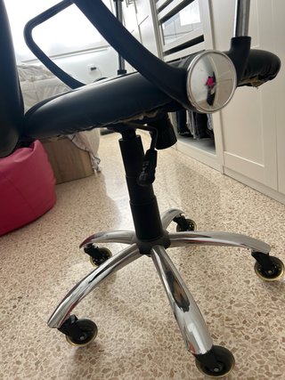Silla de escritorio ergonómica negra