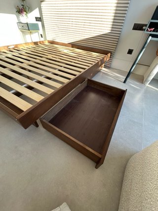 Cama de madera Sato con cajones