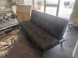 Sofa cama Sillas de oficina en piel beige y madera