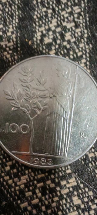 Monedas de tres país japón usa y Italia antiguas