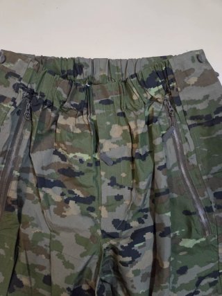 Traje de intemperie boscoso pixelado Et