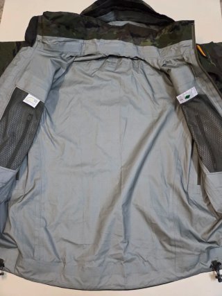 Traje de intemperie boscoso pixelado Et