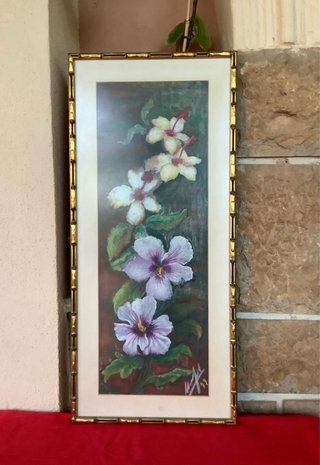 CUADRO FLORES CON MARCO DORADO Y CRISTAL