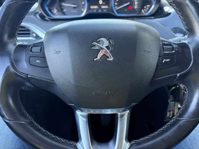 Peugeot 2008 Allure (2015)