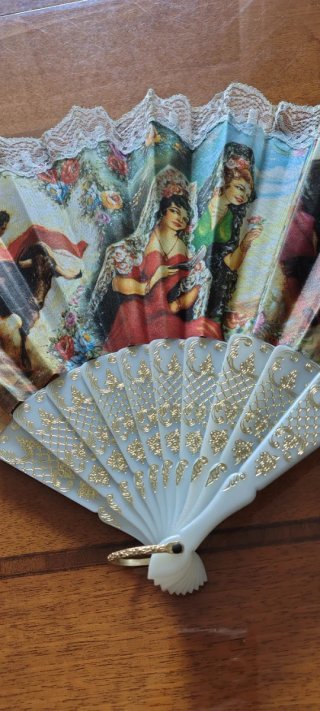 Ventaglio da collezione con scena taurina