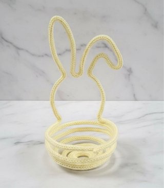 Decorazioni pasquali realizzati in tricotin