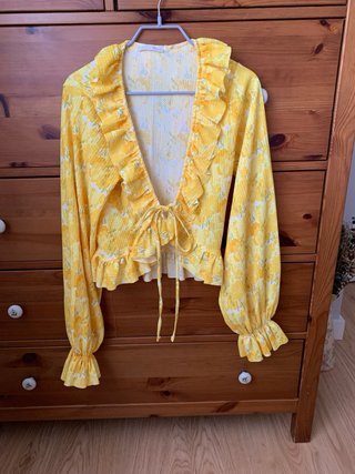 Blusa Zara floral volantes